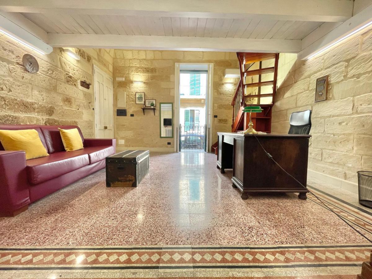 Vohis Luxury House - Fast Wi-Fi & Easy Parking Lägenhet Lecce Exteriör bild