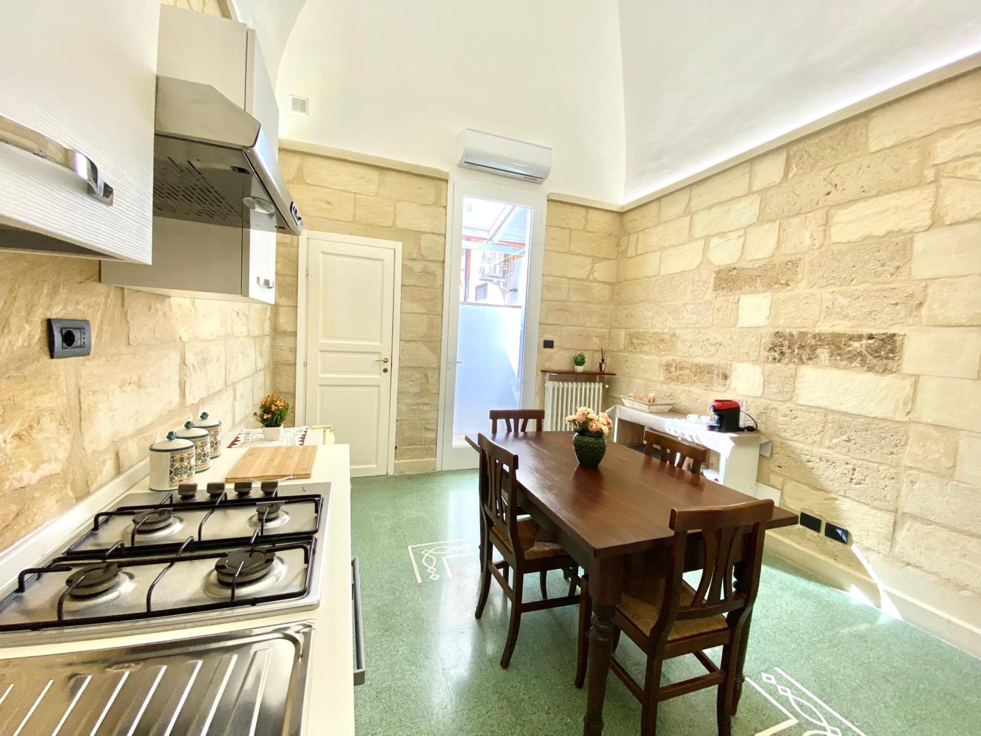 Vohis Luxury House - Fast Wi-Fi & Easy Parking Lägenhet Lecce Exteriör bild