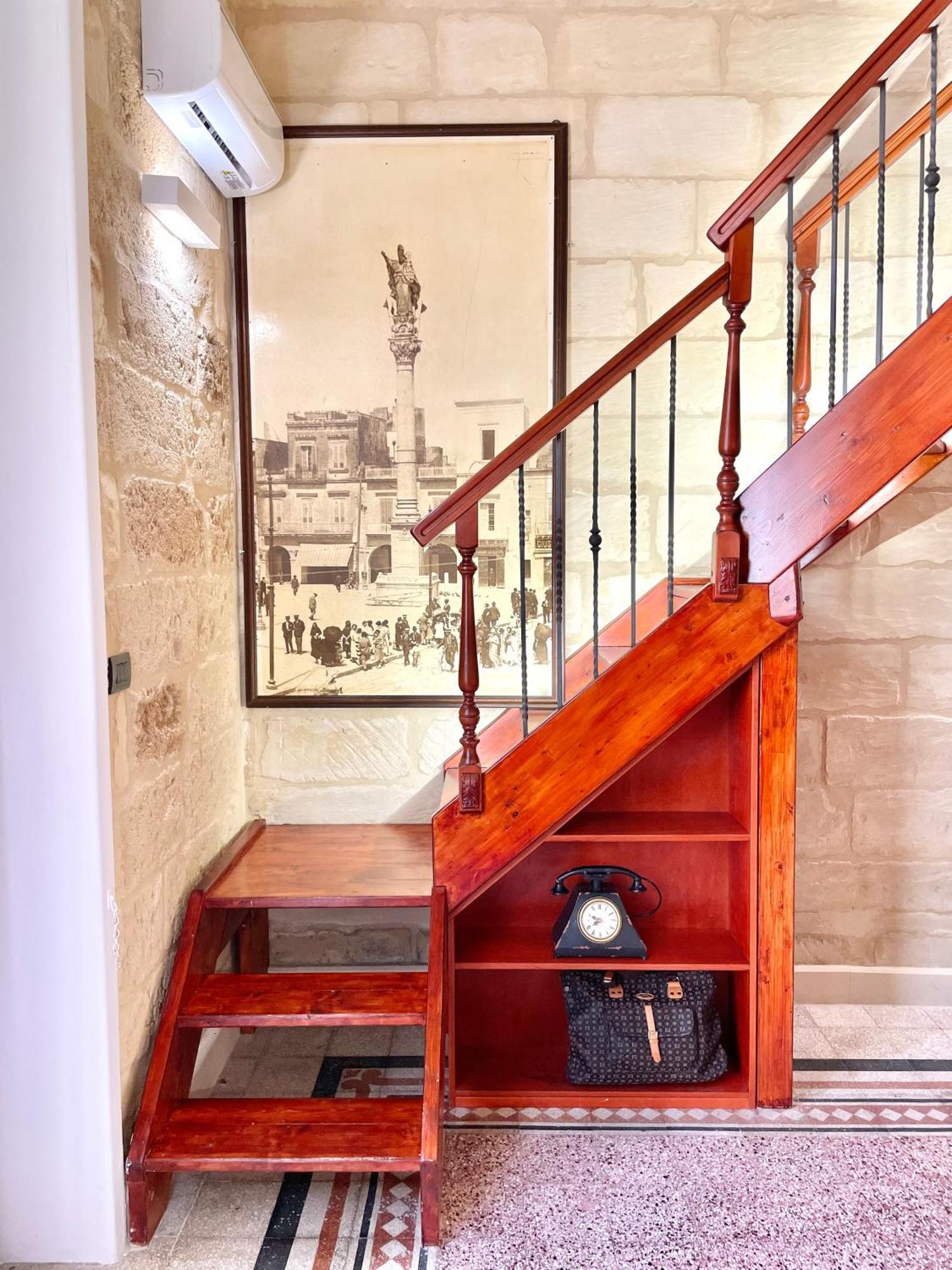 Vohis Luxury House - Fast Wi-Fi & Easy Parking Lägenhet Lecce Exteriör bild